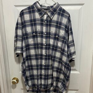 Wrangler Blue and White Checkered Button Down Shirt